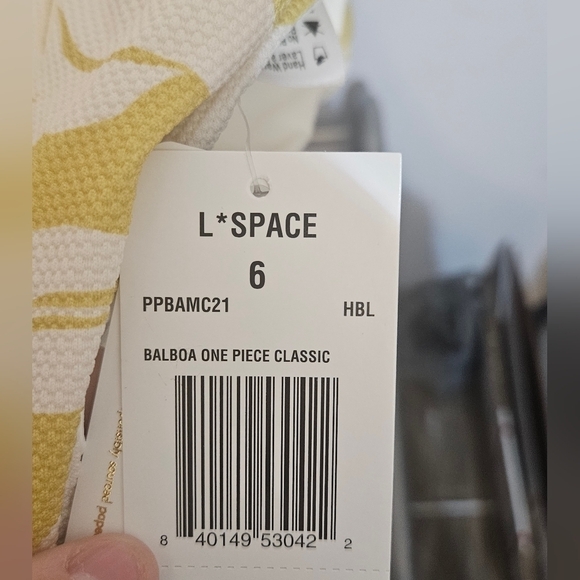 NWT L*Space Balboa floral one piece swimsuite size 6 - Picture 5 of 6